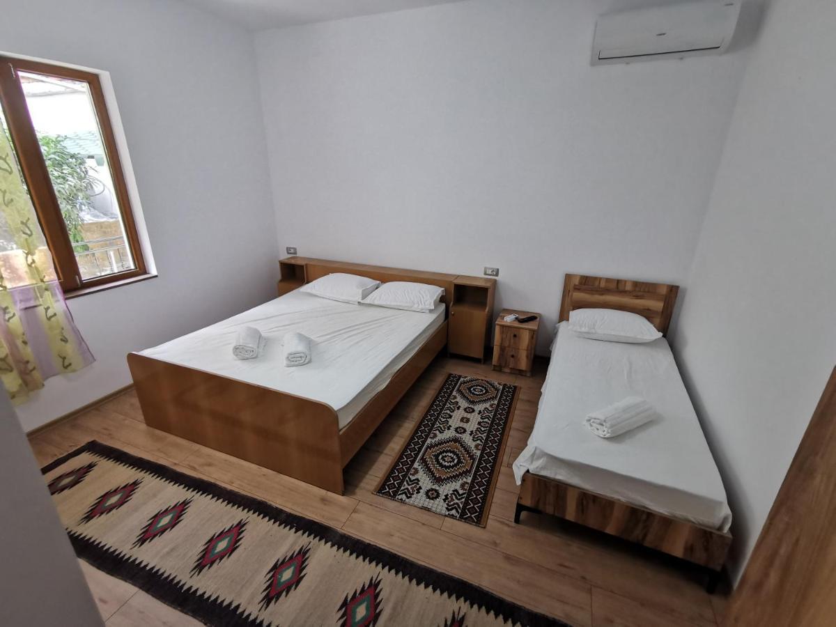 Bujtina Valgent Bed and Breakfast Berat Eksteriør billede